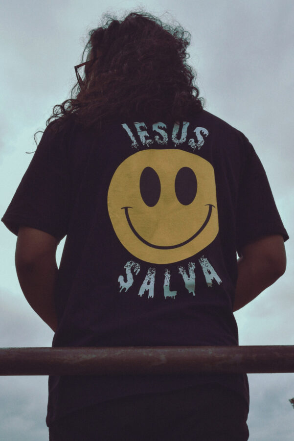 CAMISETA JESUS SALVA
